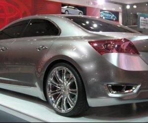 "�����-ʳ����": ����, ��������������, ����. ������ Suzuki Kizashi